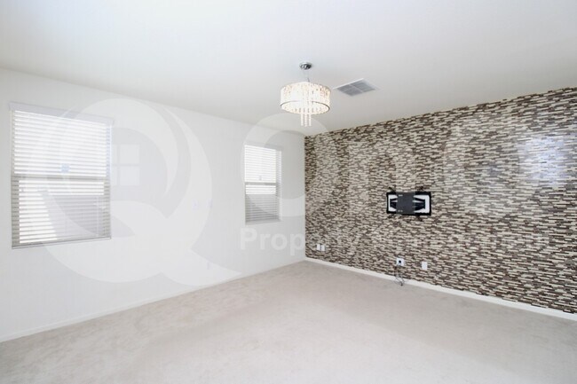 Foto del edificio - 5353 W Desert Hollow Dr