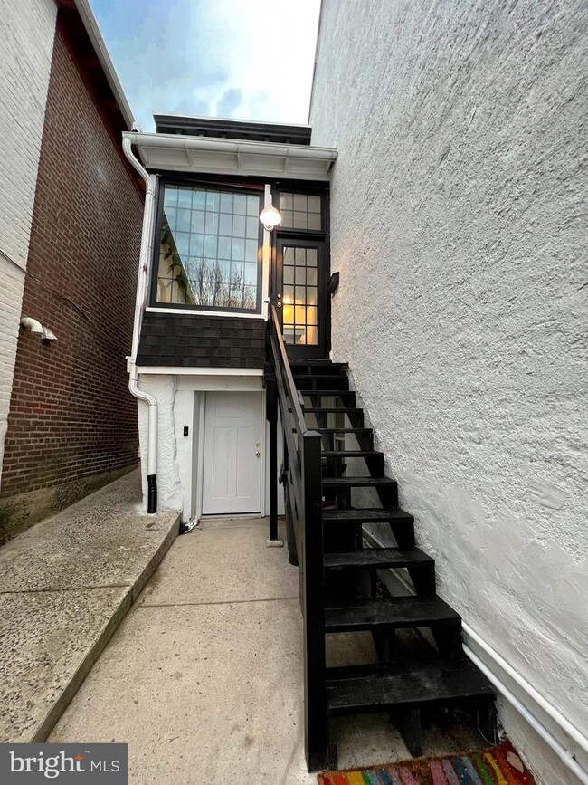 Building Photo - 112 Bridge St