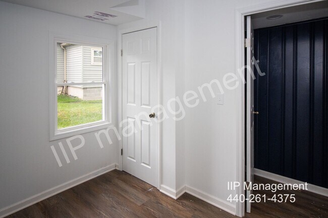 Foto del edificio - 17645 Lakeport Ave