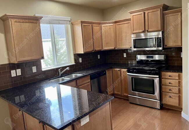 Foto del edificio - Beautiful 4 BR + office home in SW Bend