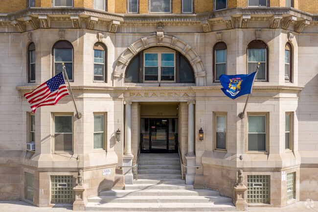 Building Photo - Pasadena Apartments - Newly Renovated