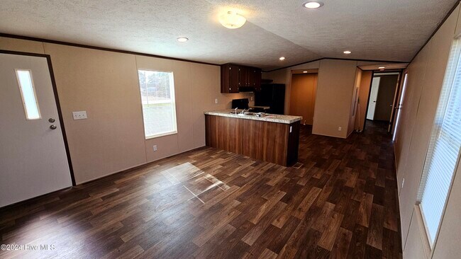 Building Photo - 904 NC-241