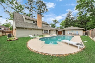 Building Photo - 563 Landfall Ln