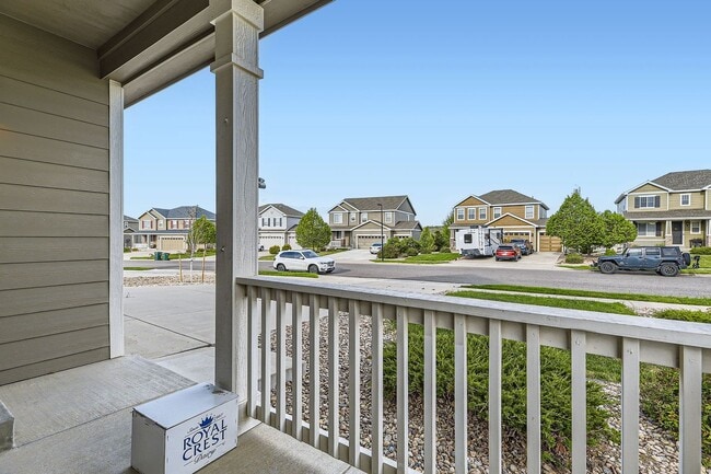 Foto del edificio - Beautiful 2 story 2,518 sq ft 4 bed 2.5 bath single family home