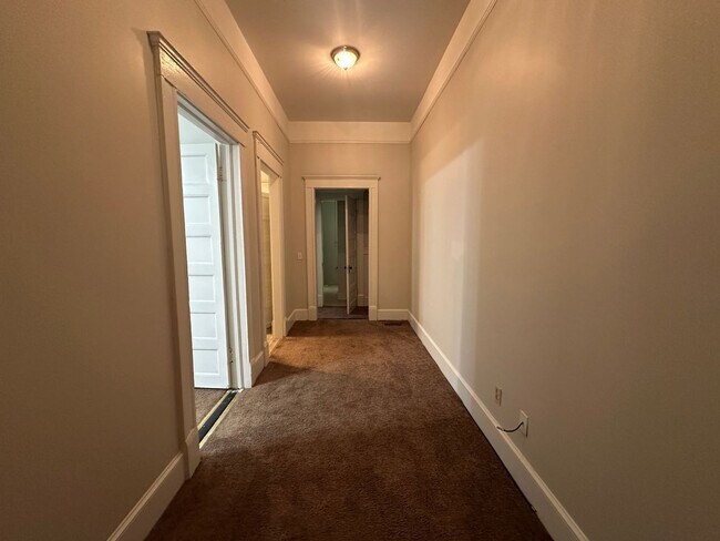 Foto del edificio - 946 Magnolia St