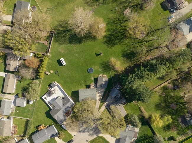 Building Photo - 1429 Columbus Dr