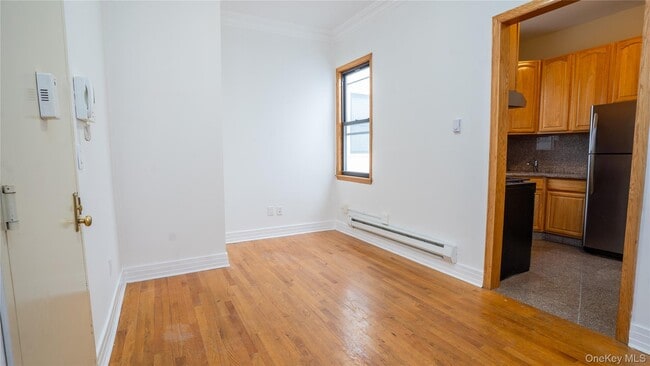 Building Photo - 46 N Village Ave