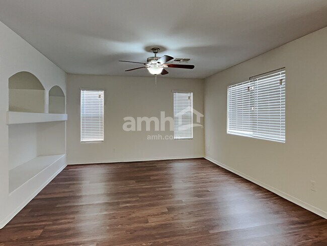 Building Photo - 12810 W Roanoke Ave