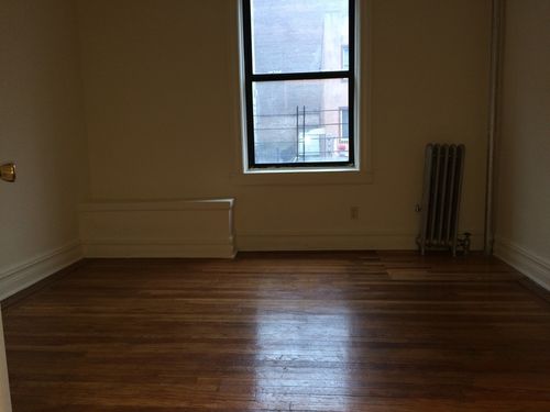 Building Photo - 545 E 85th St