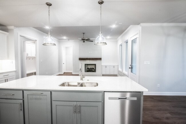 Foto del edificio - 7219 Rolling Acres Place