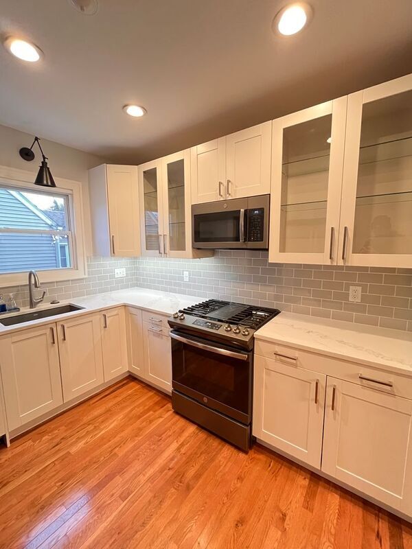 Foto del edificio - 1327 W Troy St