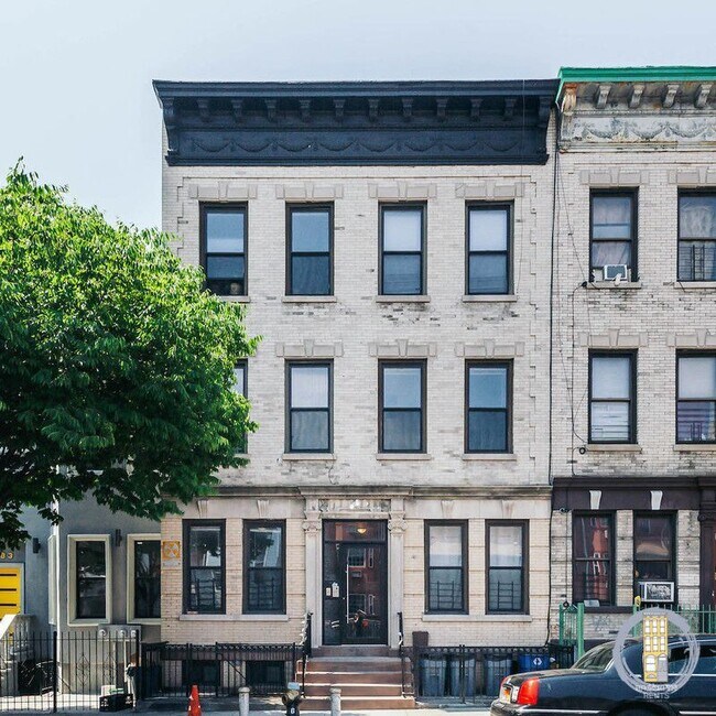 Building Photo - 285 Cornelia St