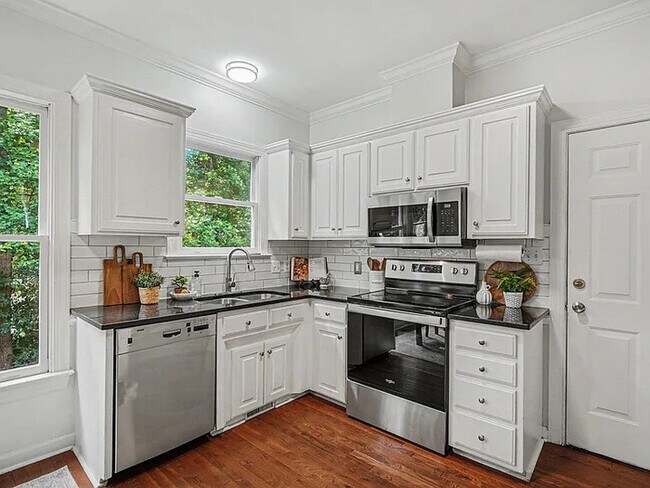Building Photo - Lease OR Lease to Own