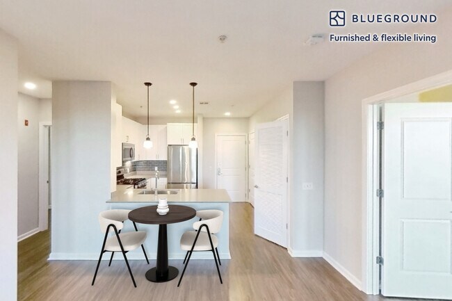 Foto del edificio - 333 Great River Rd