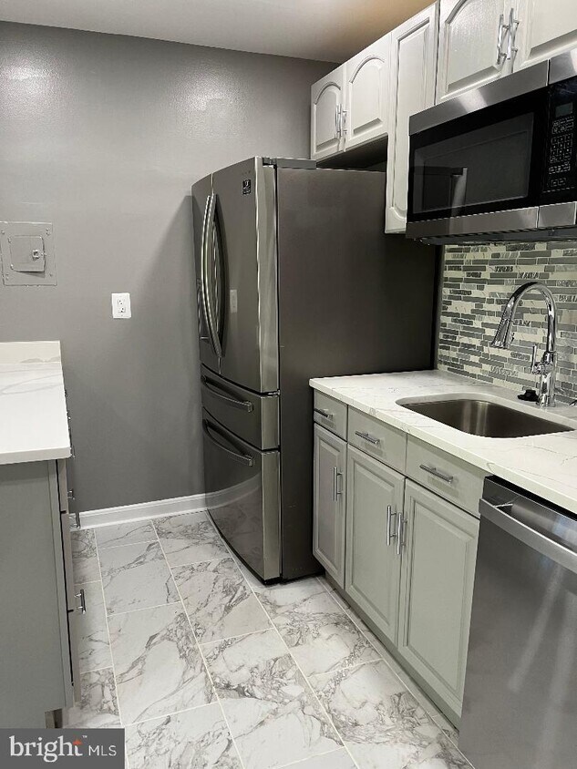 8003 Chanute Pl Unit 10, Falls Church, VA 22042 Room for Rent in