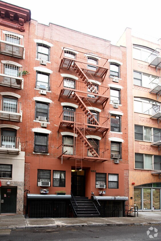 Primary Photo - 148 Orchard St