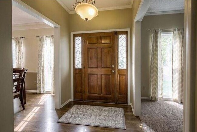 Foto del edificio - Beautiful 4 Bedroom in Blue Valley Schools