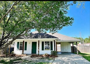 Building Photo - 206 Hummingbird Cove