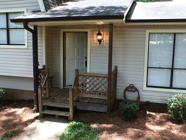 Photo - Kennesaw - 3 or 4BR - WALK to Big Shanty Park! House