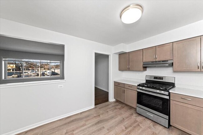 Building Photo - 2 bedroom in Mundelein IL 60060