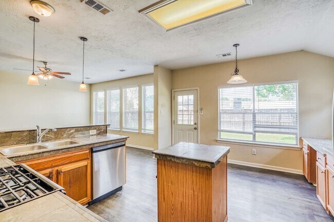 Building Photo - 6711 Shelby Oaks Dr