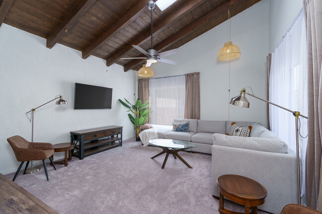 Building Photo - 4140 Meadowlark Dr