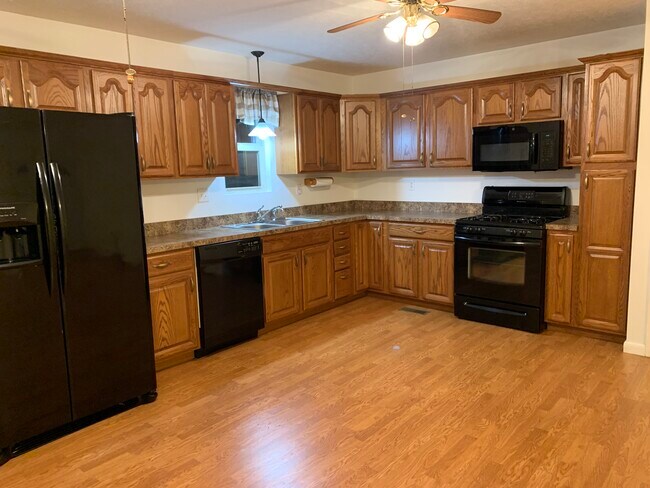 Building Photo - 17 Christian Way Ln