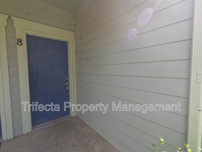 Building Photo - 3788 Ponderosa Ct