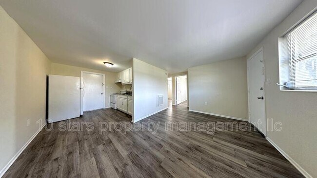 Foto del edificio - 9411 Grandfield Rd