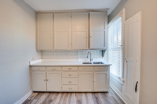 Building Photo - 79 S 4th St