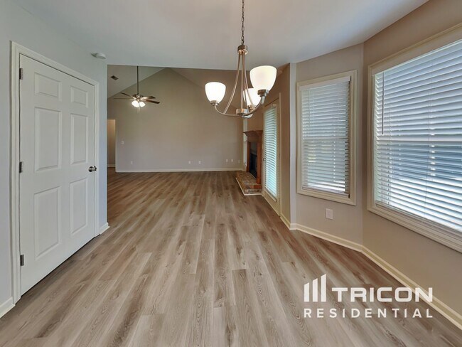 Foto del edificio - 904 Avery Green Ct