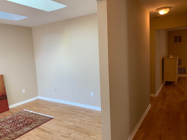 Ingreso a los estudios - 130 Mockingbird Ct