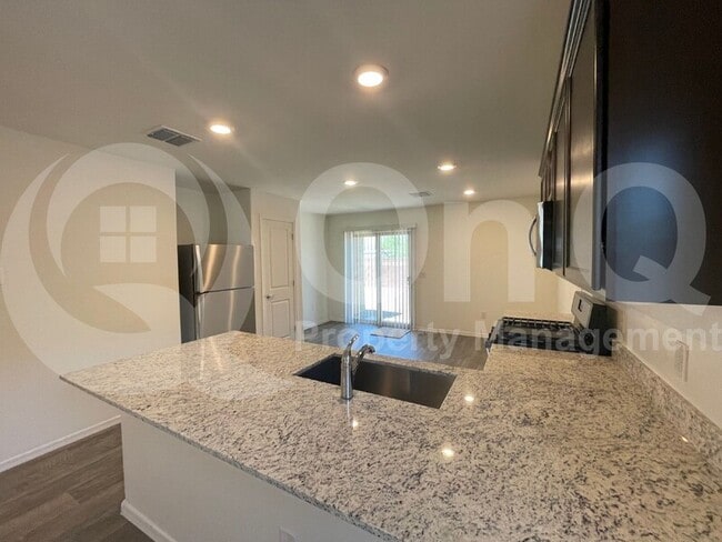 Building Photo - 12891 N Peony Dr
