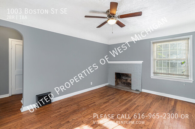 Building Photo - Available Now | Cute 2 Bedroom, 1 Bathroom...