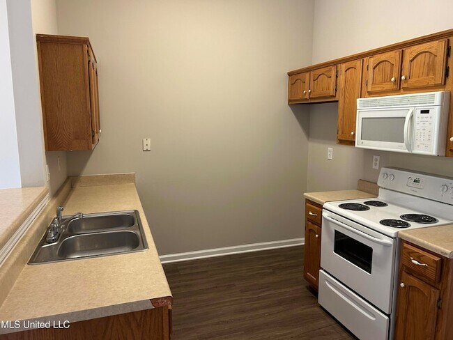 Foto del edificio - 5371 Bradley Dr