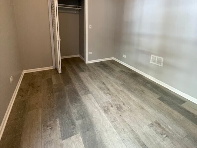 Foto del edificio - 1939 S Sawyer Ave