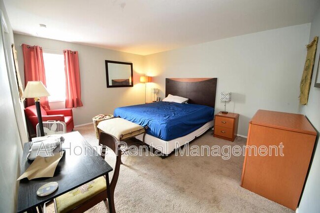 Foto del edificio - 4720 East 68th Street Unit #261 - 1