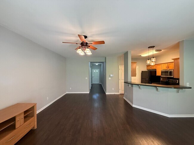 Foto del edificio - 5994 Fox Point Cir