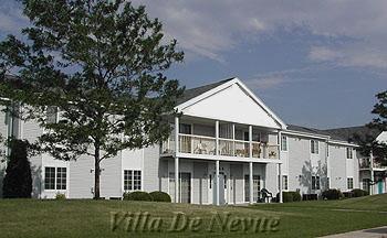 Villa DeNevue Apartments Photo