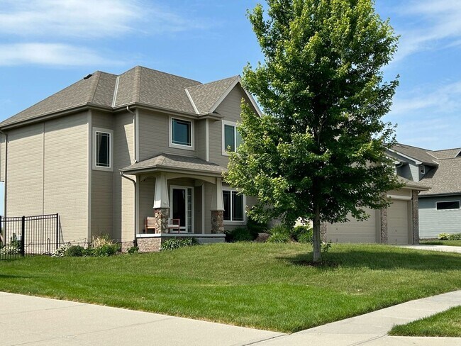 Foto del edificio - Home For Rent Papillion