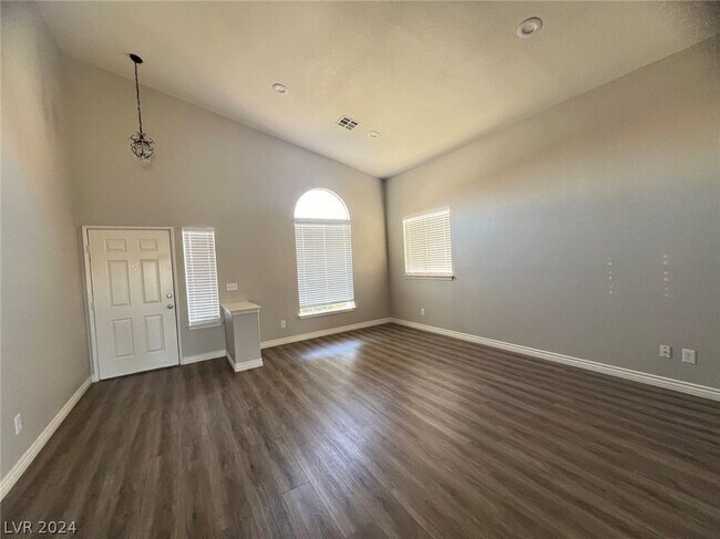 Building Photo - 9317 Mountain Rise Ave