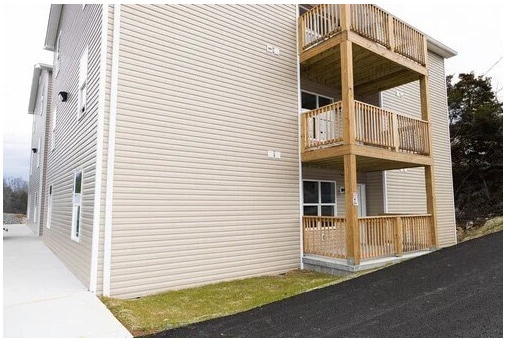 Building Photo - Eagle Valley