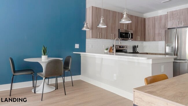 Building Photo - 1880 Maple Dr NW