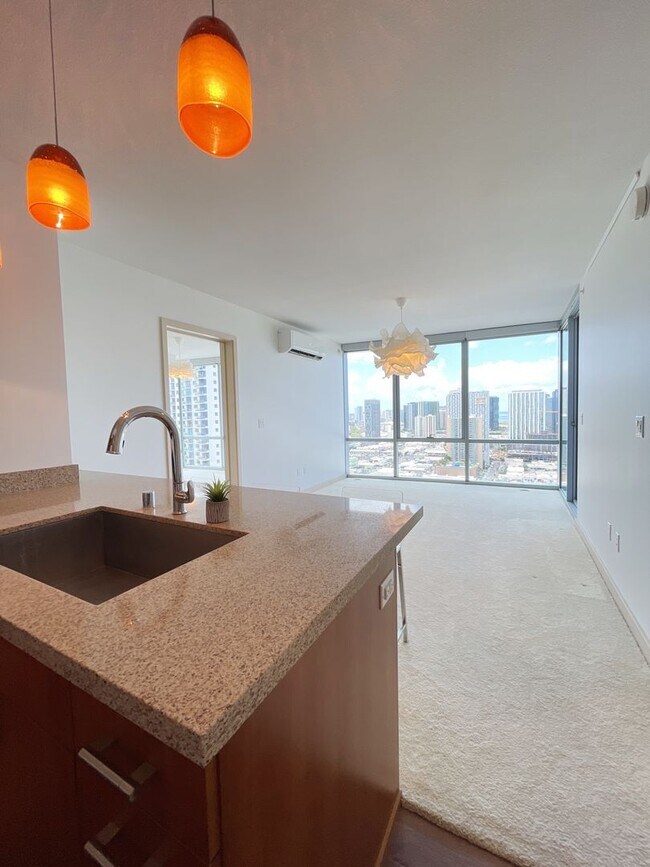 Building Photo - Keauhou PL - 2 bed, 2 bath, 2 assigned par...
