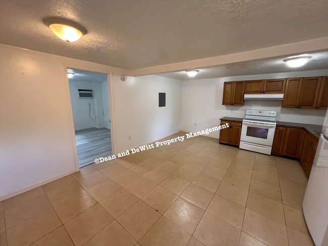 Building Photo - 1 Bed/1 Bath - Unit 2