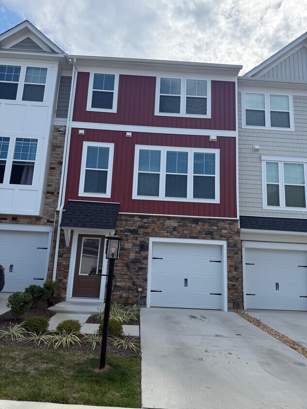 Foto principal - 464 Rivanna Hl Rd