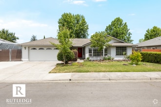 Building Photo - 2921 Shasta Dr