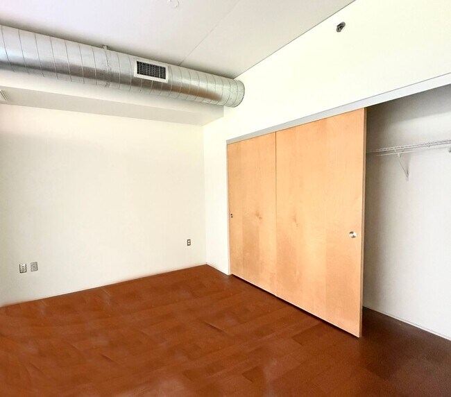 Foto del edificio - Modern 1-Bedroom Loft in the Heart of Sout...