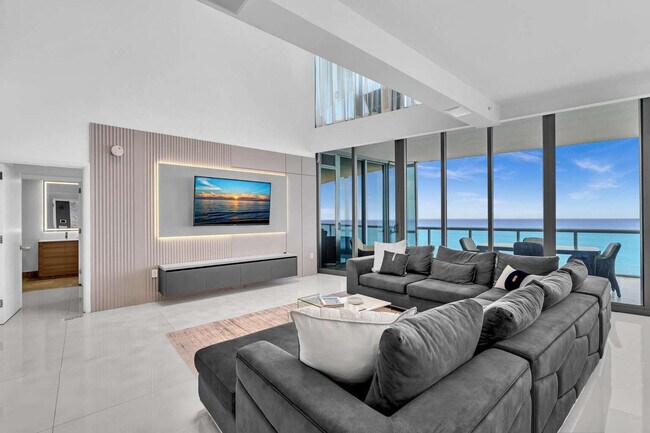 Foto del edificio - 17121 Collins Ave