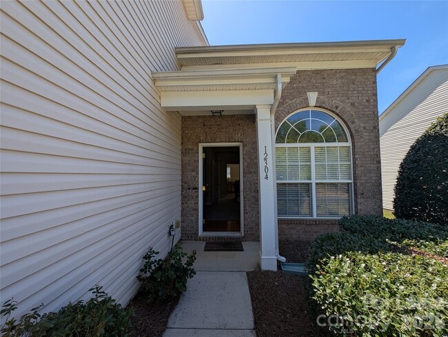 Building Photo - 12304 Stratfield Pl Cir